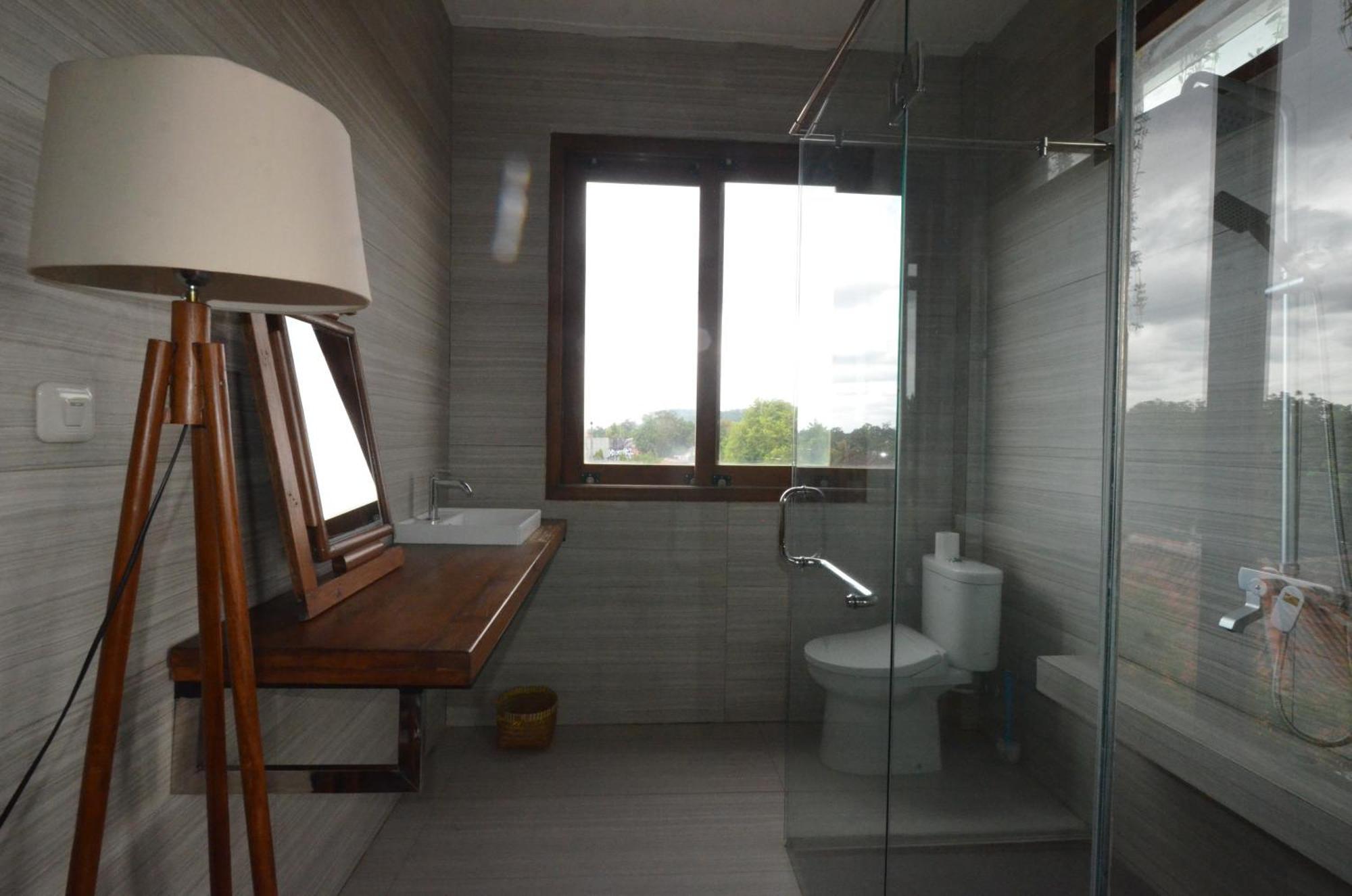 Tanjungtirto Ohmmstay - Rumah Pendopo מראה חיצוני תמונה