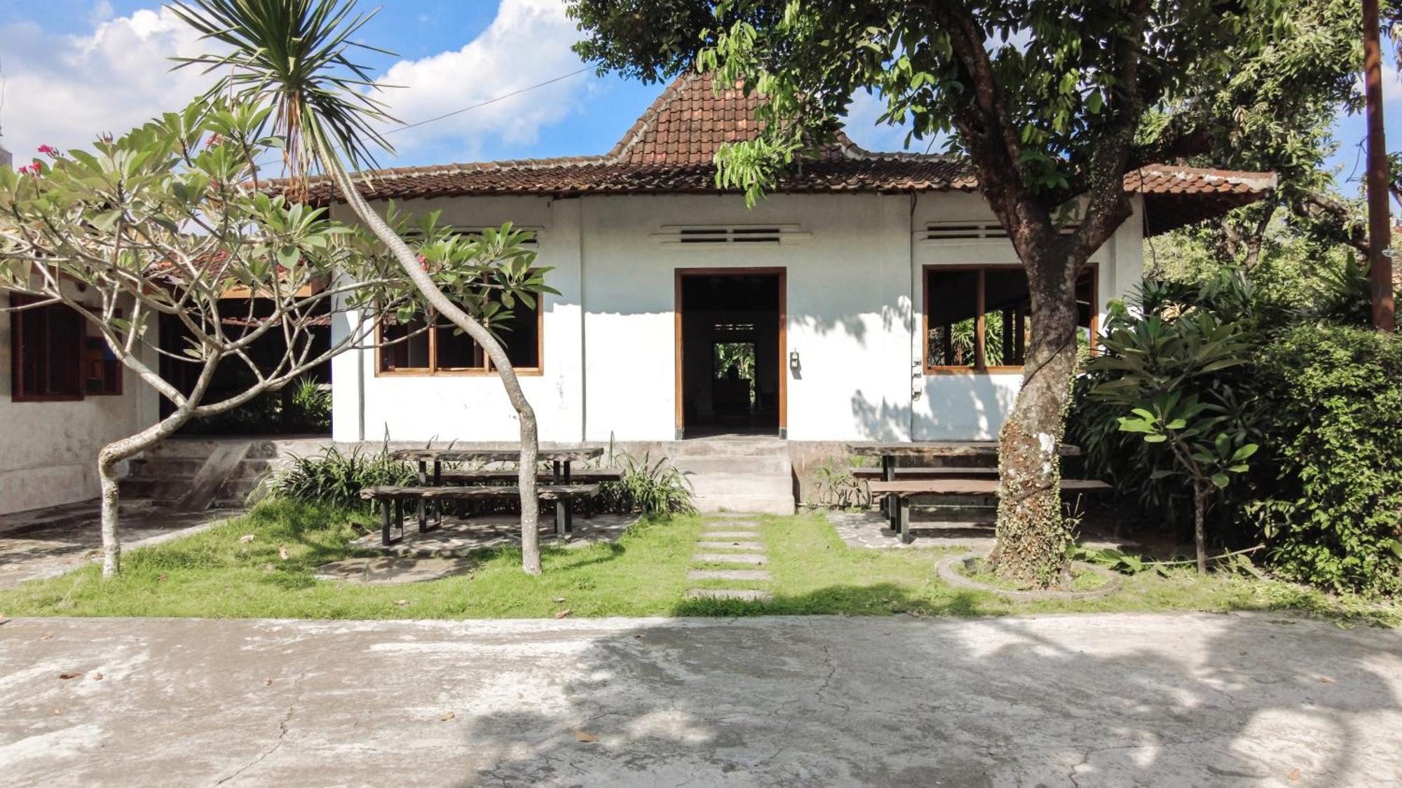 Tanjungtirto Ohmmstay - Rumah Pendopo מראה חיצוני תמונה