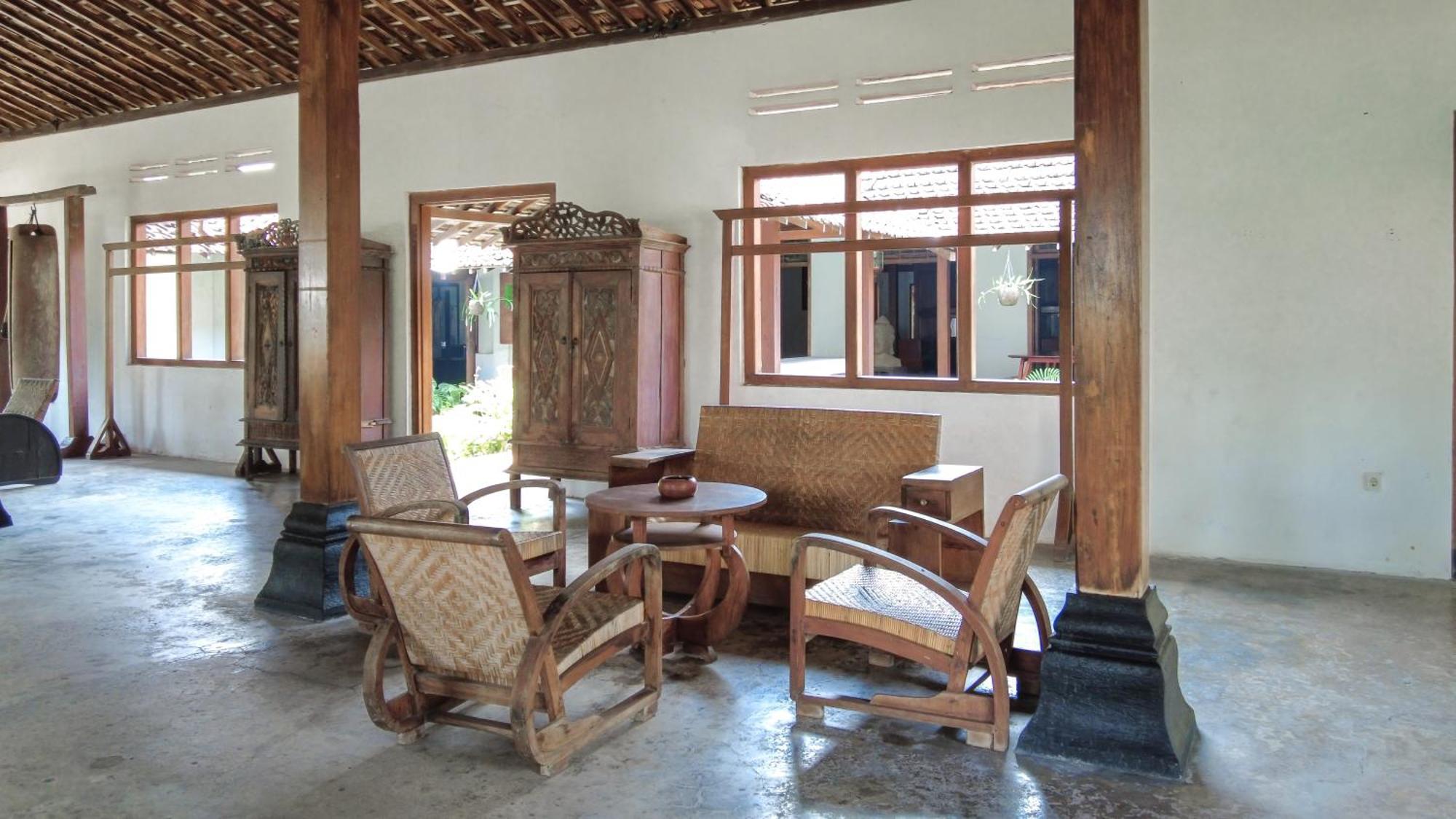 Tanjungtirto Ohmmstay - Rumah Pendopo מראה חיצוני תמונה